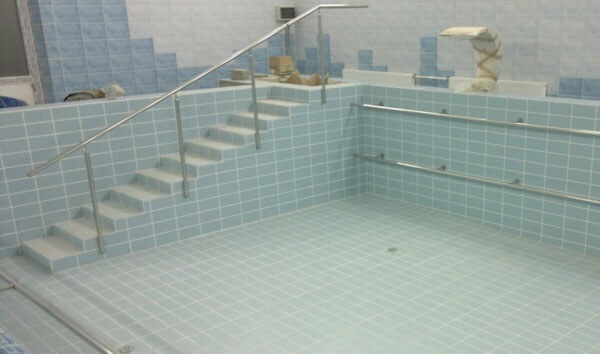 Поручень нестандартных размеров из нержавеющей стали для лестниц